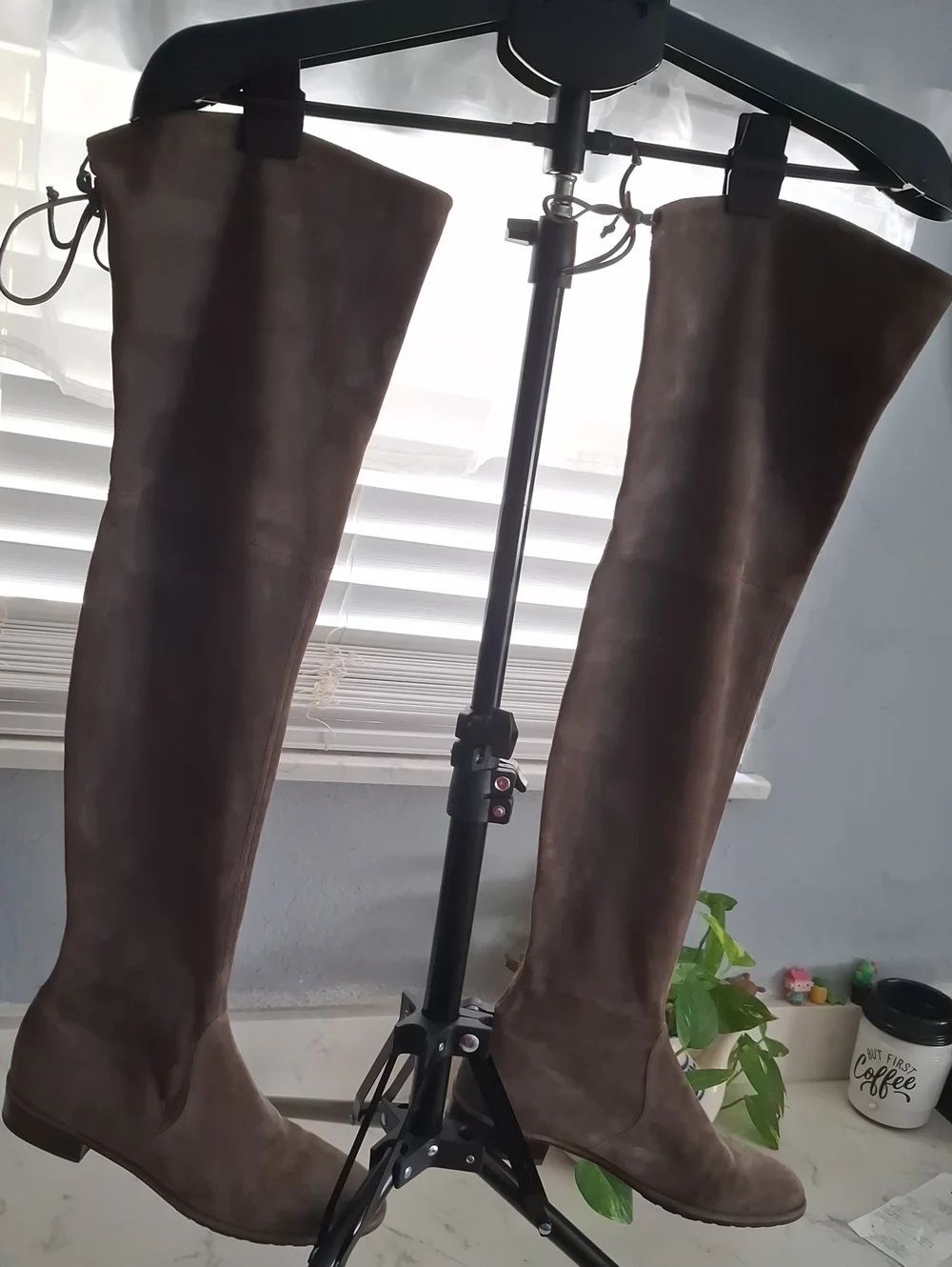 STUART WEITZMAN Brown Over-the-Knee Women's Boots - Classic Suede
